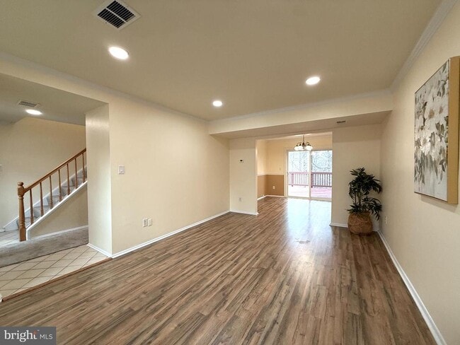 Photo - 5278 Lonsdale Dr