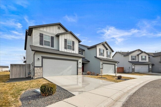 Photo - Beautiful Home 3 bed, 2.5 baths - Pet Friendly - Ready Now!