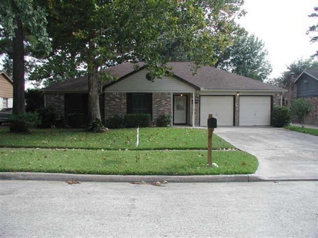 Building Photo - DO NOT MISS OUT!! Newly remodeled 3 bdrm/2... Rental