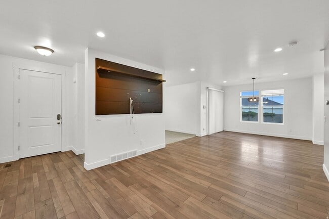 2147 Kimber Ln