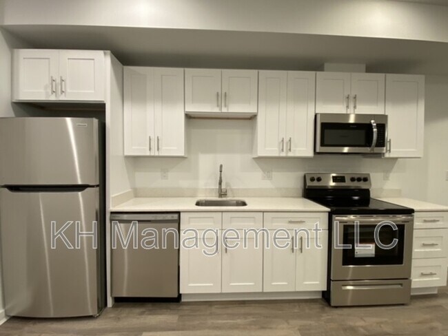 Building Photo - 976 N 45th St Rental