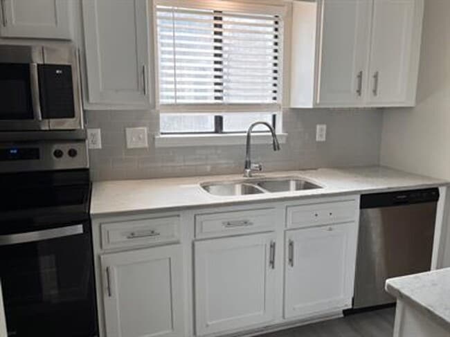 Photo - NEW DEAL! FIRST MONTH’S RENT FREE WITH A 1-YEAR LEASE!