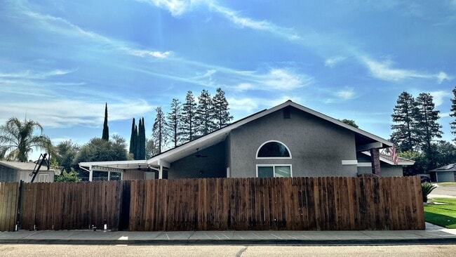 Photo - 5217 W Howard Ct