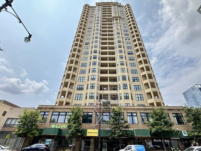 Building Photo - 1464 S Michigan Ave Rental