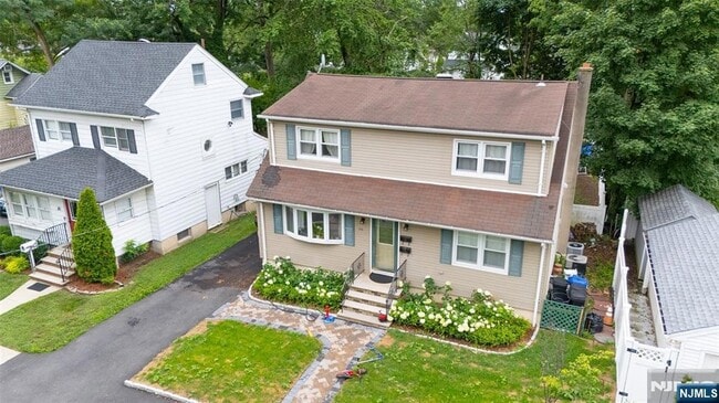 26 Genevieve Ave