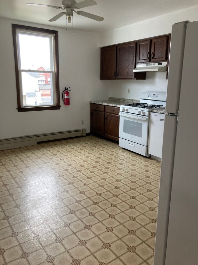 Building Photo - 9 1st St Unit # 2