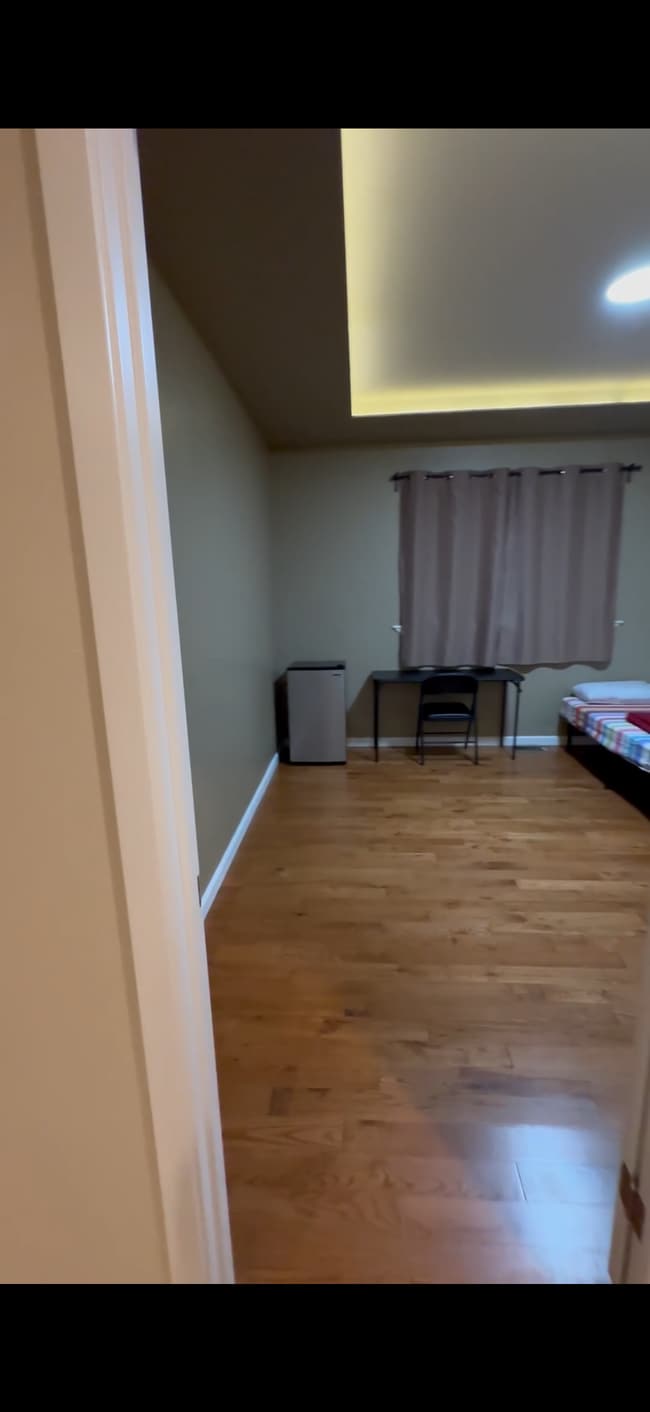 Photo - 1220 S 128th St