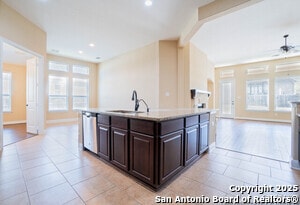 Photo - 3325 Jons Way