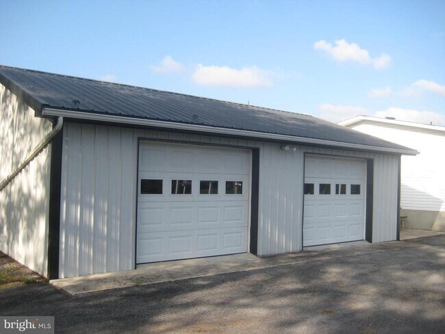 Photo - 477 Shickle Ln