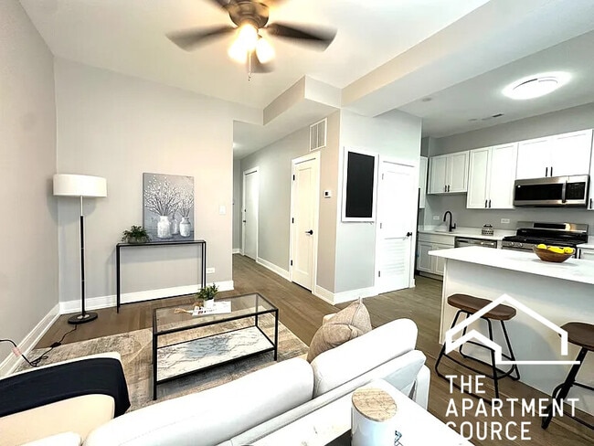 Building Photo - 3837 N Wilton Ave Unit 2 Rental