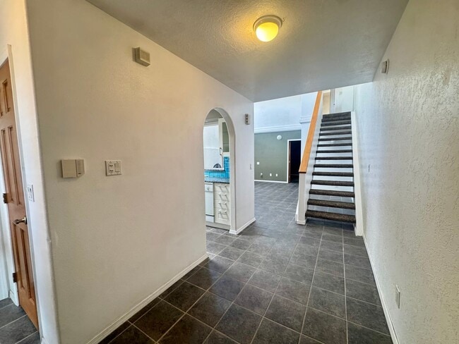 Photo - 870 Southeast Cir NW