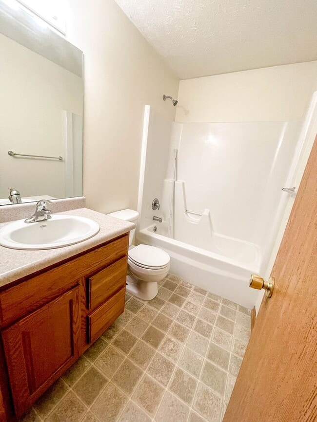 Building Photo - Lowell Avenue Unit 1 Rental