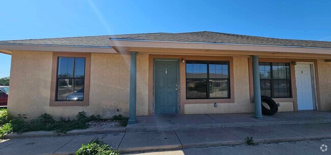 Building Photo - 600 S Abilene Ave Unit 4 Rental