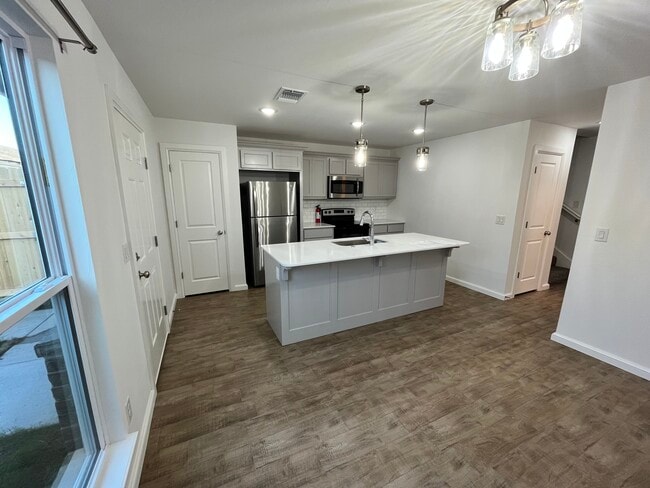 Photo - 1335 Eastgate Dr