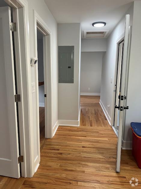 Building Photo - 430 Bedford Ave Unit 2 Rental