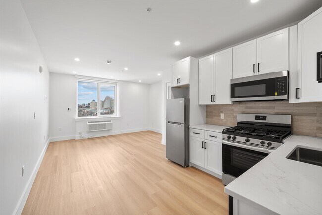 Photo - 337 Johnston Ave Unidad 604