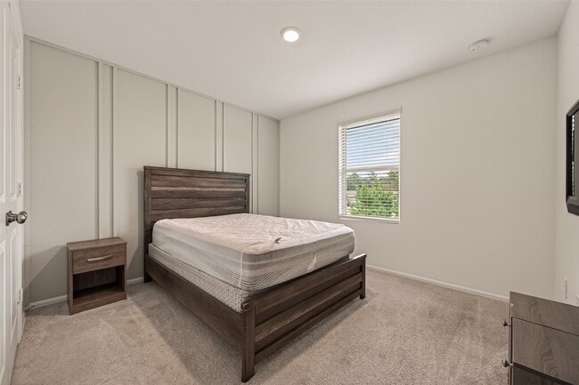 Building Photo - 1307 Vincente Ct