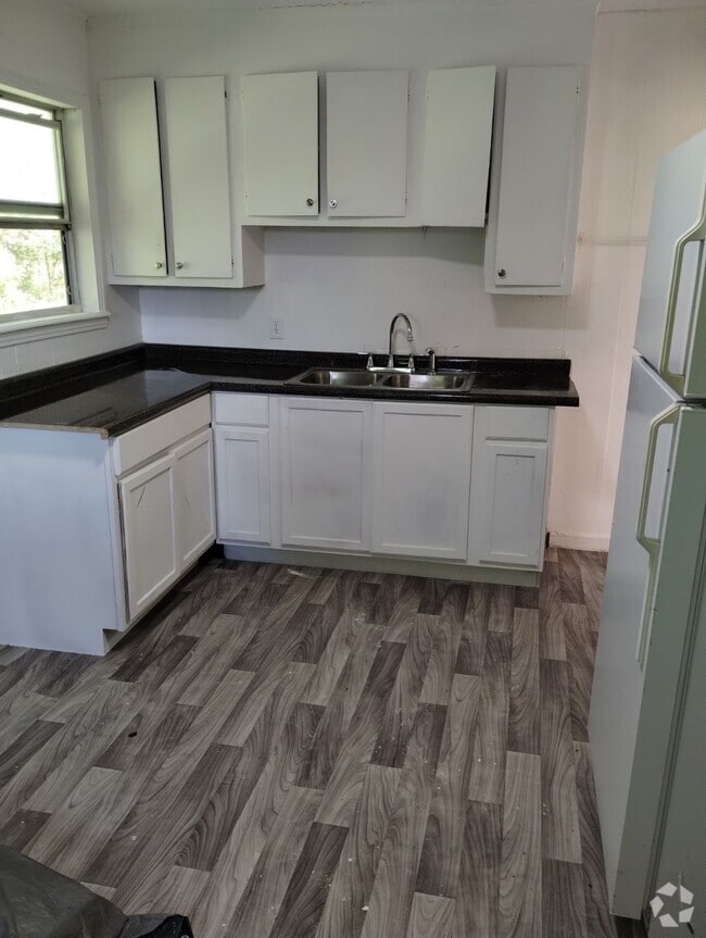 Building Photo - 370 W Railroad Ave S Rental