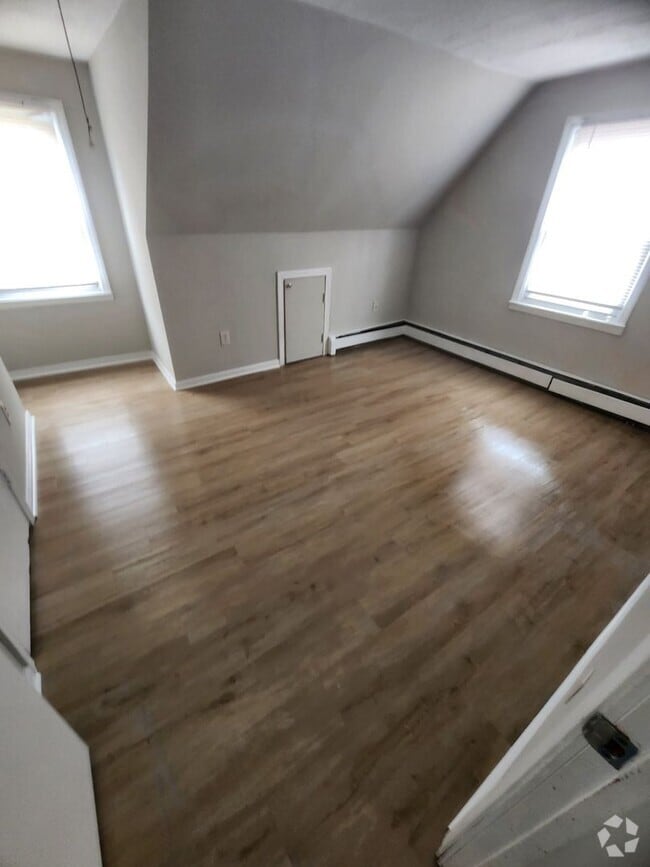 Building Photo - 36 Norfolk St Unit 2 Rental