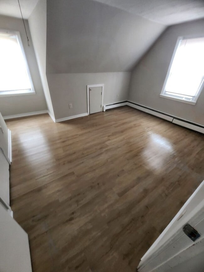 Building Photo - 36 Norfolk St Unit 2 Rental