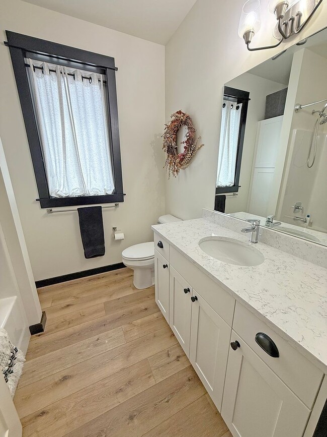 Photo - Modern Three Bedroom Townhome with Air Conditioning