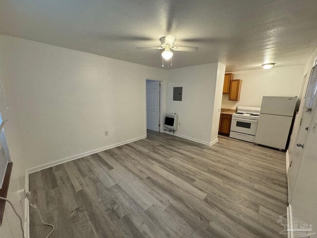 Photo - 205 Holmes Dr