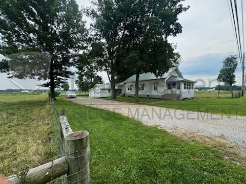 Building Photo - Country 2 Bedroom Apartment with 1 Car Garage