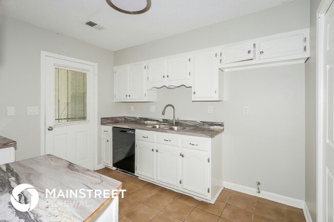 Photo - 3437 Laurelwood Dr