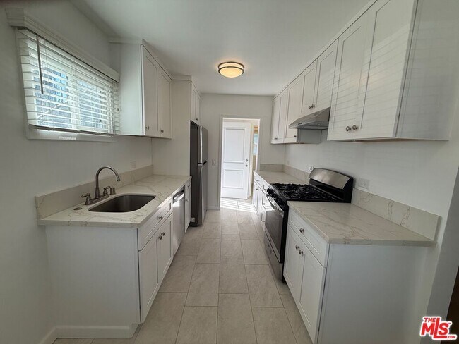 Photo - 1157 N Genesee Ave