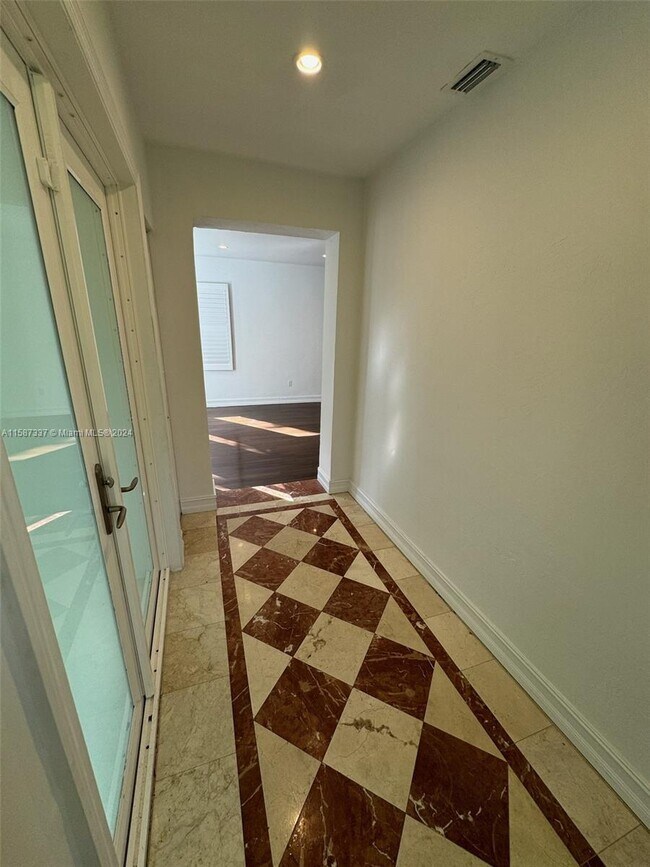 Photo - 3120 Lucaya St