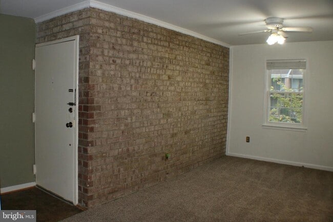 Building Photo - 734 Quince Orchard Blvd Unit 201