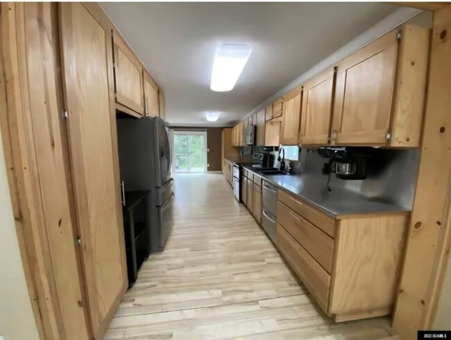 Photo - 759 Deermount St