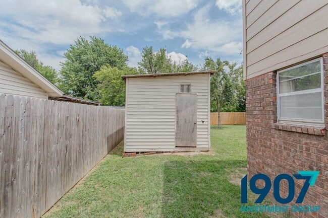 Photo - 9212 S McKinley Ave
