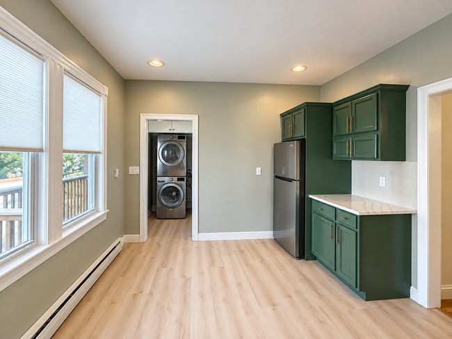 14 Dyer St Unit 3