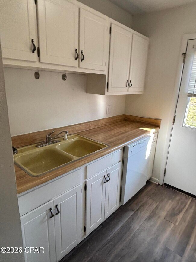 Photo - 3008 Stanford Rd