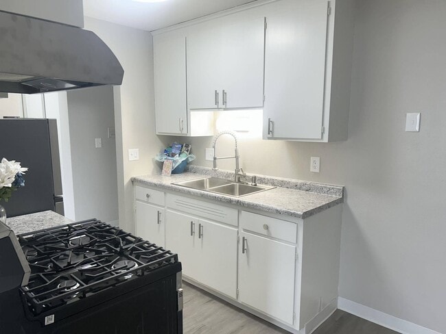 Richfield Square Apartments
