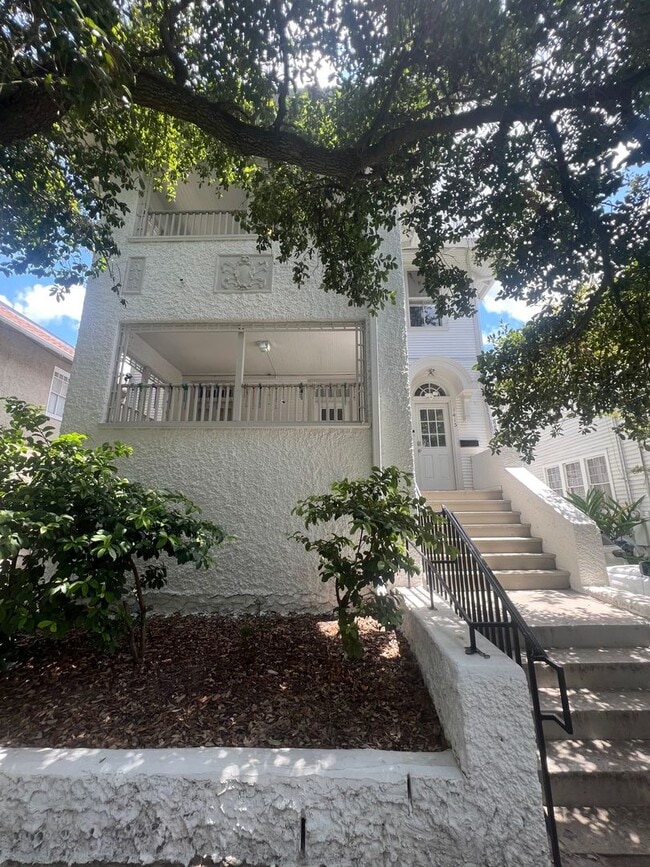 Building Photo - 1417-1417 Audubon St Unit 1417 Lower Rental