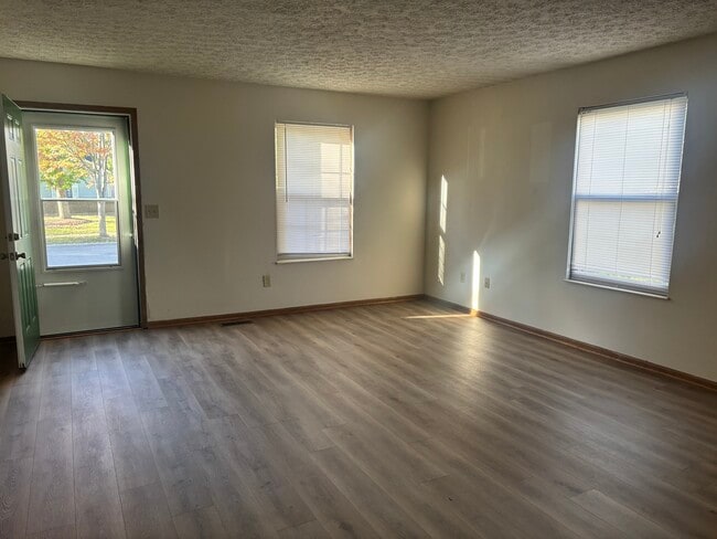 Photo - 2404 Deerfield Dr Unit 2404 Deerfield Drive