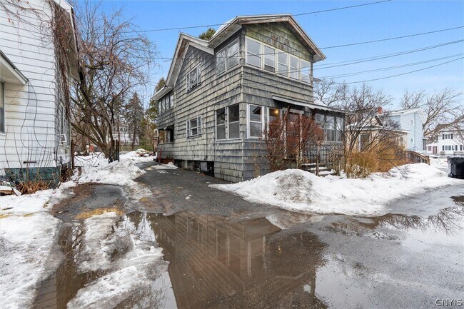 Photo - 104 Kincaid Ave