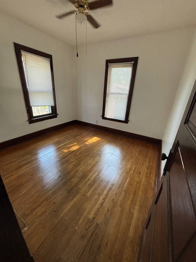 Photo - 130 Rhey St