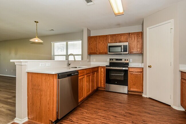 Photo - 3884 Pinebluff Ln