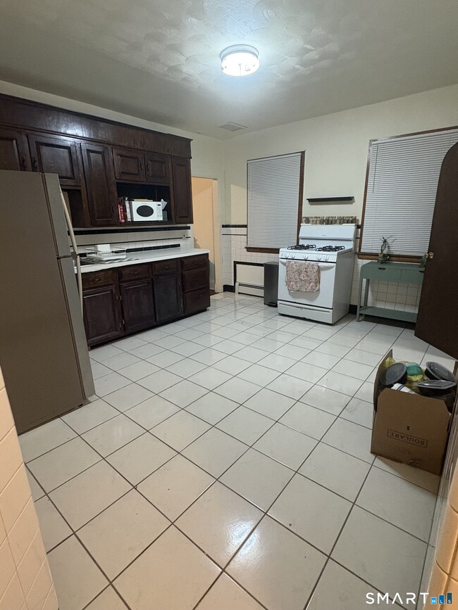 Photo - 137 Hawkins St