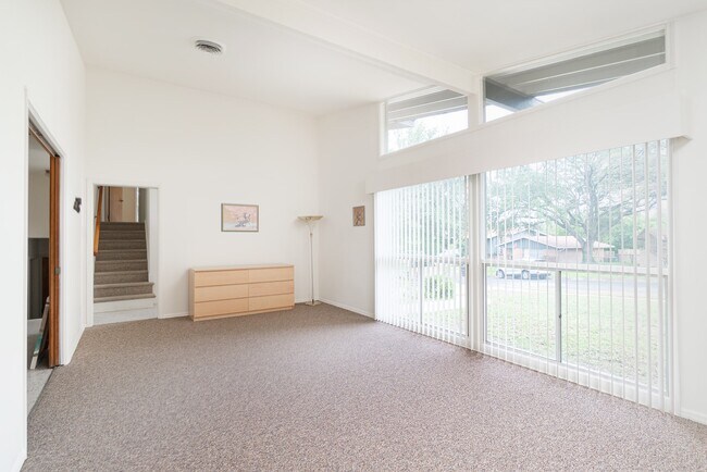 Photo - 3811 Ridgeline Dr