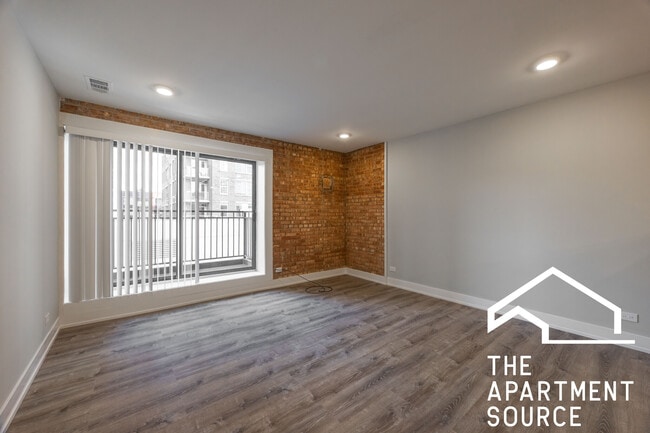 Photo - 1214 N La Salle Dr