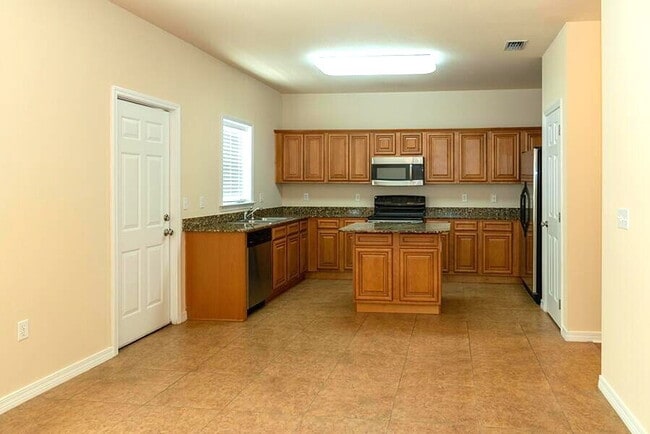 Photo - "Spacious 3-Bedroom Townhouse with 2.5 Baths in Prime Fort Walton Beach Location!"