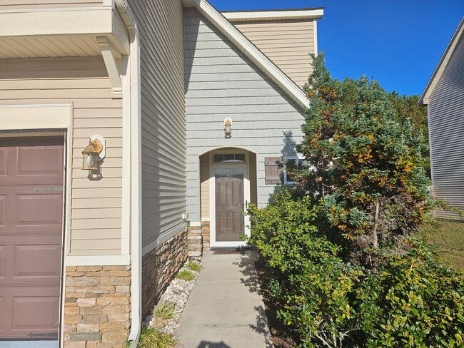 Photo - 3 Bedroom 2.5 bath unfurnished home in The Landing at Mill Creek - Sneads Ferry