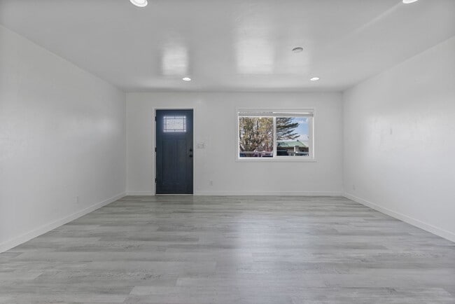 Photo - ***LEASE TAKEOVER*** COUNTRY CHARMER 3 BED...