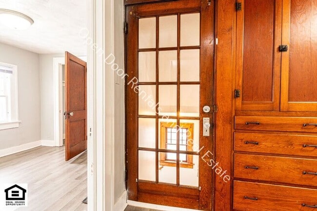 Photo - 2005 Bayer Ave