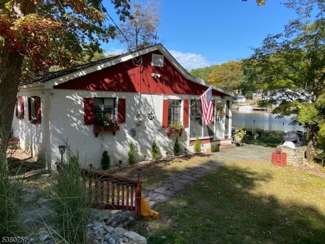 Building Photo - 125 N Shore Rd Rental
