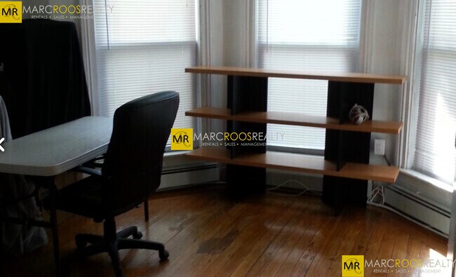 Building Photo - 3 Willow Ter Unit 2 Rental